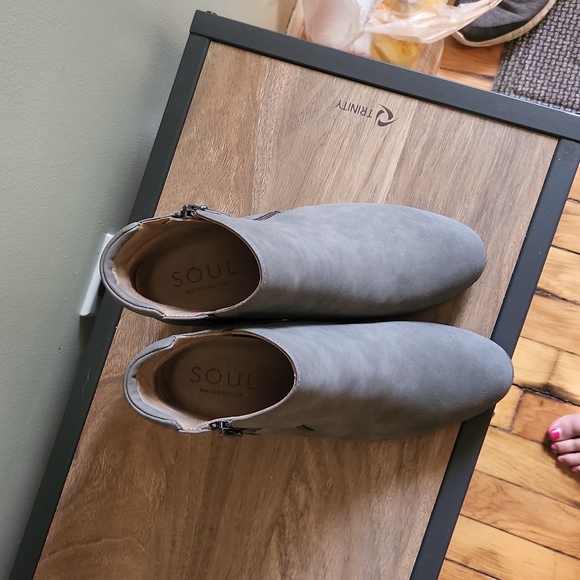 NATURALIZER ▪︎ SOUL Haley Booties in Taupe, Size 9W, NWT